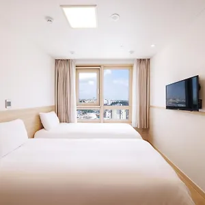 西归浦肯尼酒店 酒店